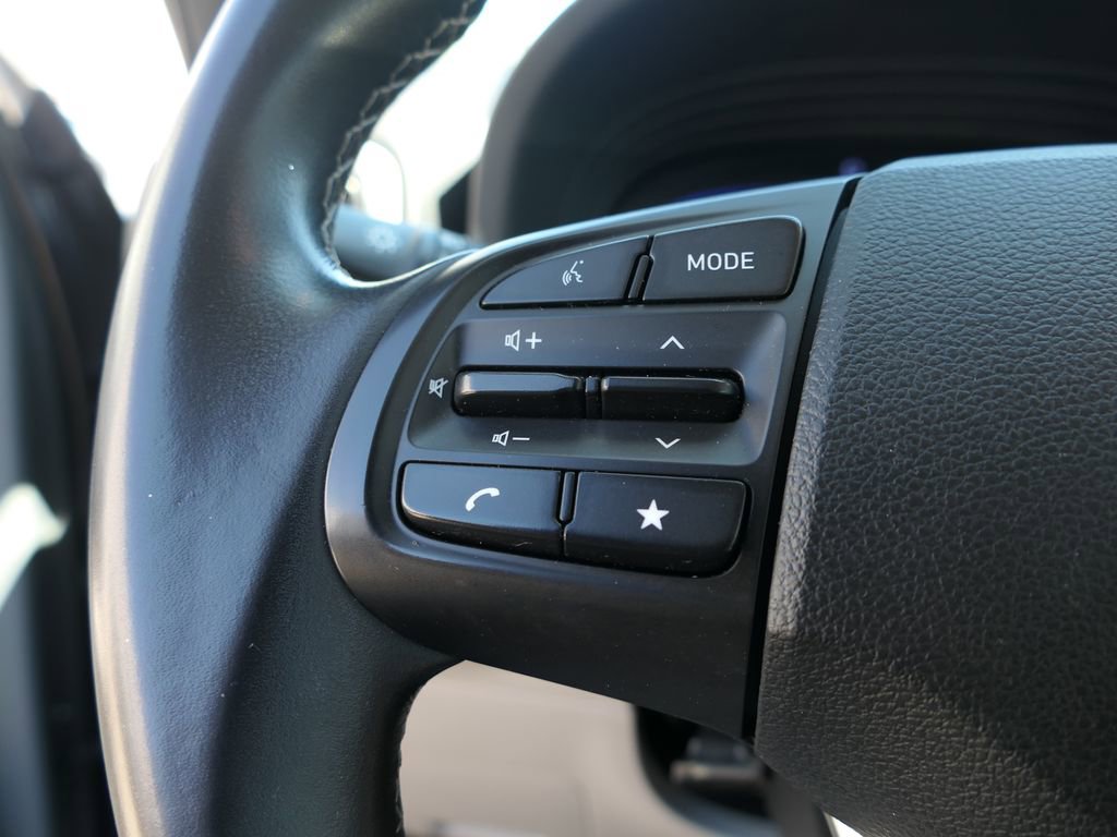 Used 2023 Hyundai Venue SEL FWD image 15