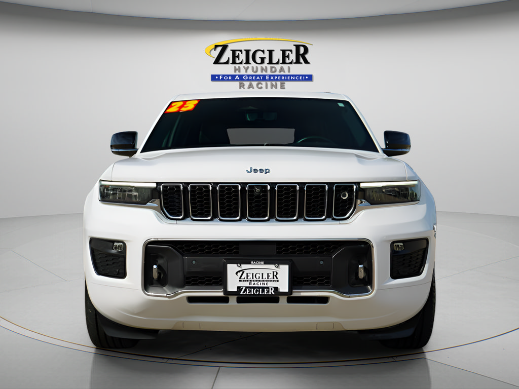 Used 2023 Jeep Grand Cherokee Overland w/ Adv Protech Group III AWD/4WD image 2