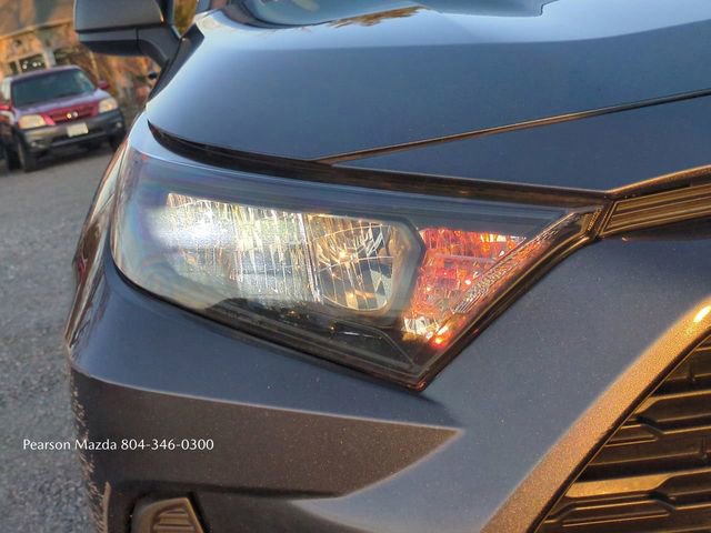 Used 2021 Toyota RAV4 LE image 11