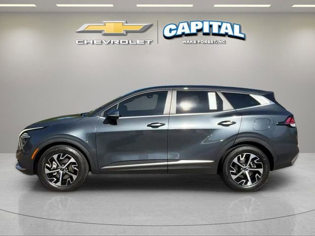 Used 2024 Kia Sportage EX FWD image 2