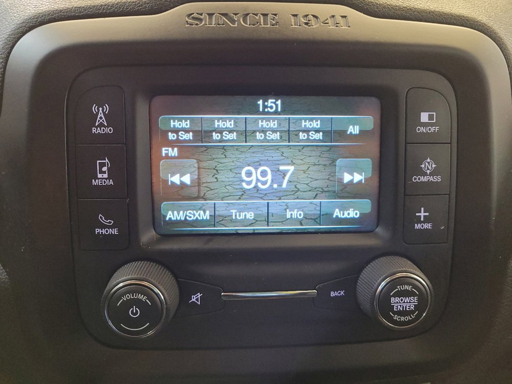 Used 2015 Jeep Renegade Latitude FWD image 25