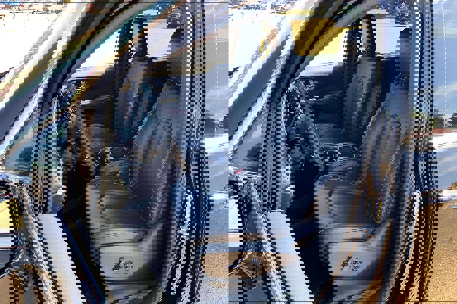 Used 2025 Chrysler Pacifica Select FWD image 8