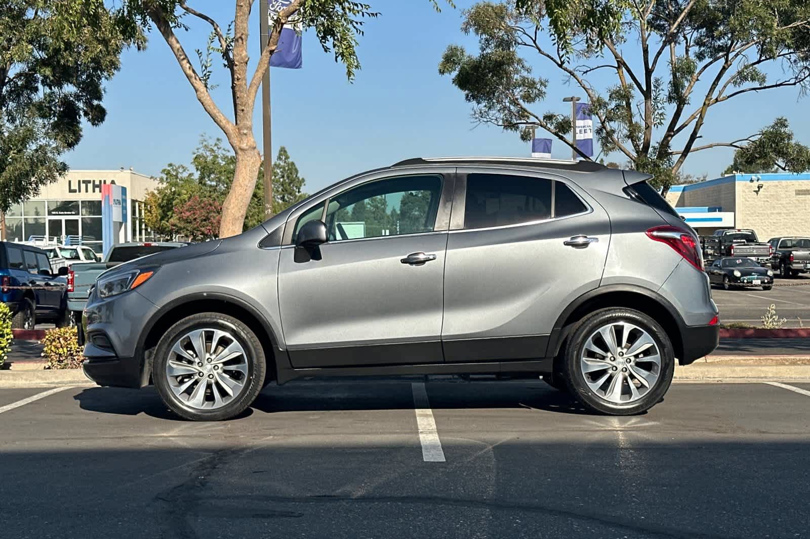 Used 2020 Buick Encore Preferred w/ Safety Package AWD/4WD image 5