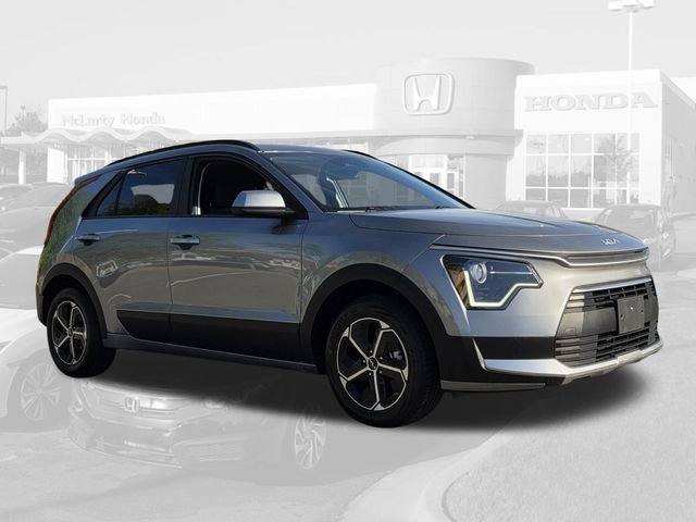 Used 2025 Kia Niro LX image 5