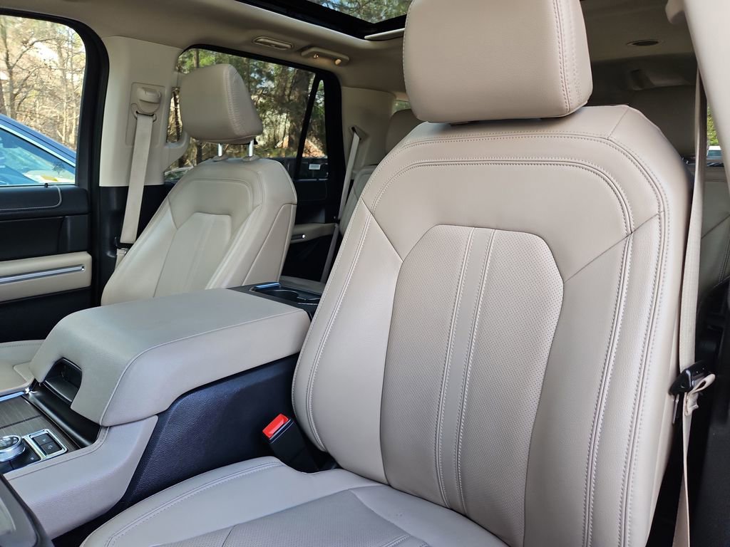 Used 2024 Ford Expedition Limited image 25