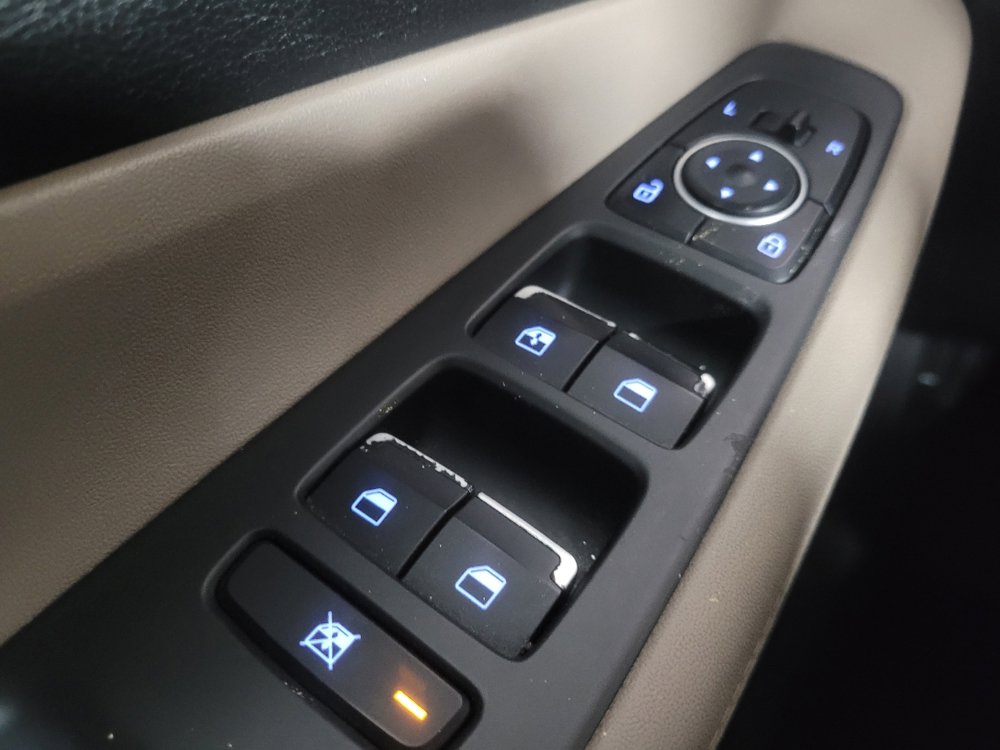 Used 2020 Hyundai Santa Fe SE image 27