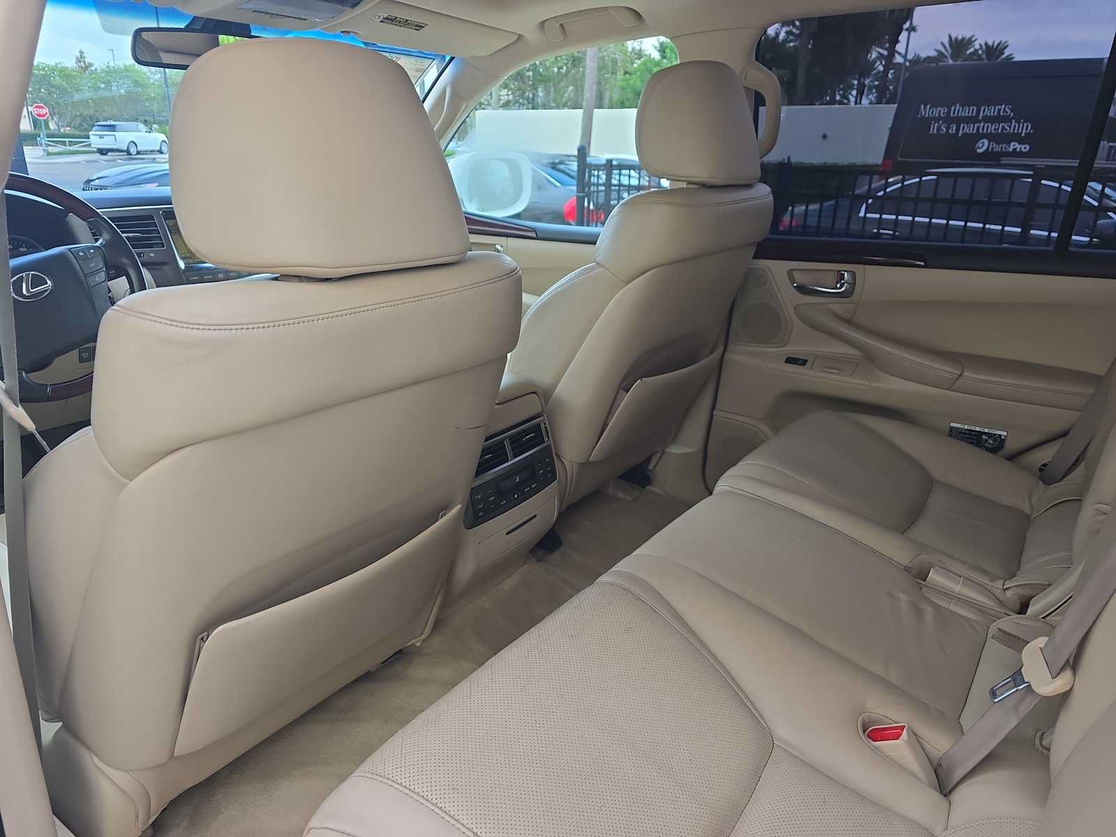 Used 2011 Lexus LX 570 4WD w/ Luxury Pkg image 13