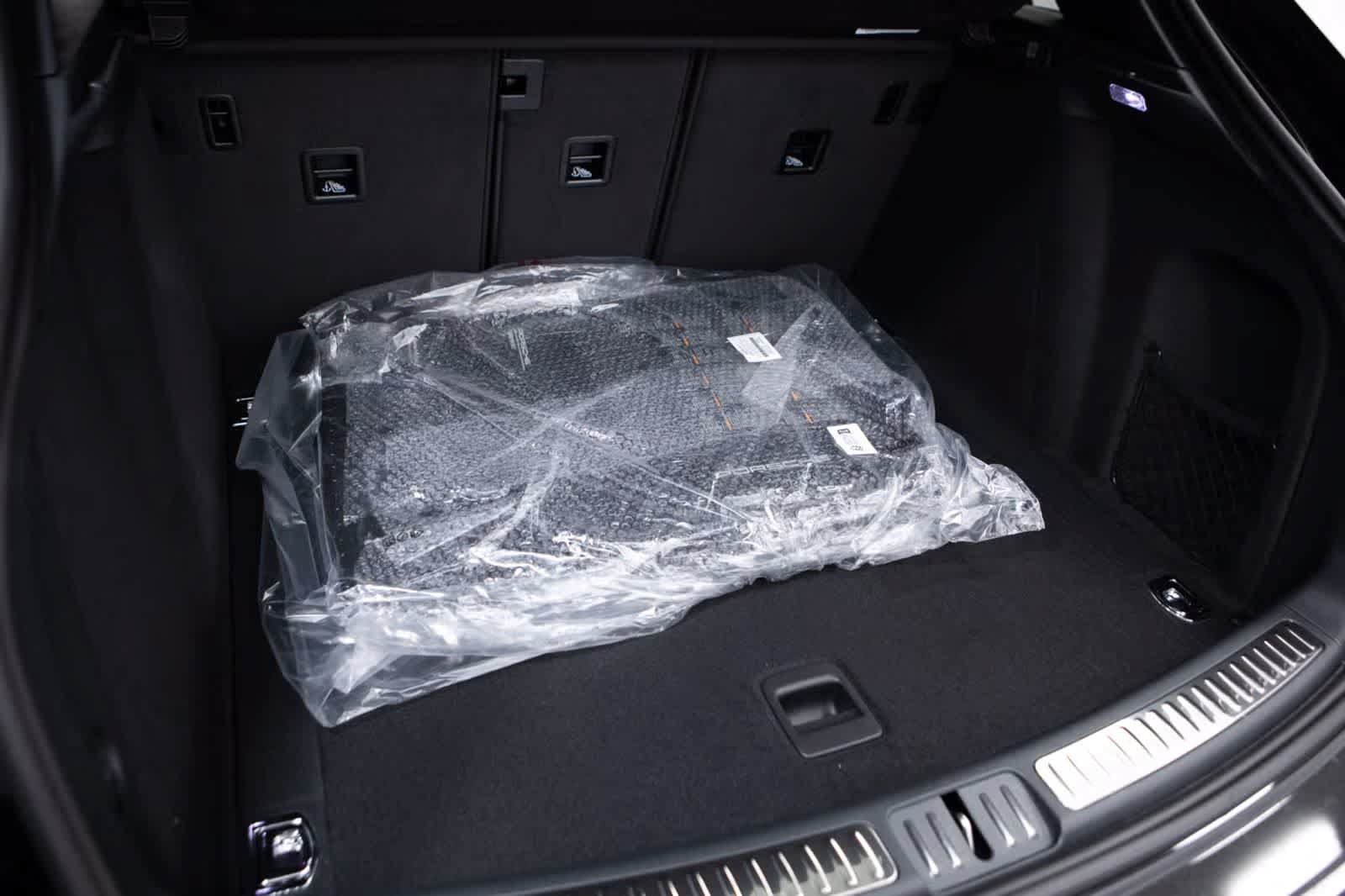 Certified 2026 Porsche Macan AWD/4WD image 39