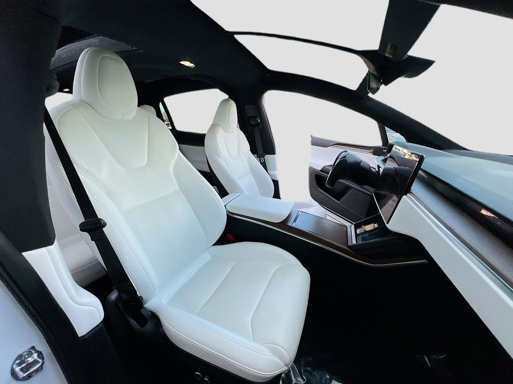 Used 2022 Tesla Model X image 28