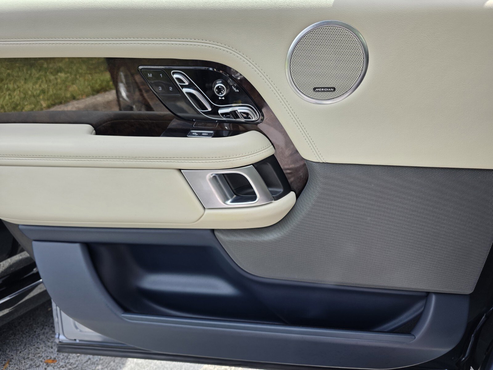 Used 2021 Land Rover Range Rover Westminster Edition image 23