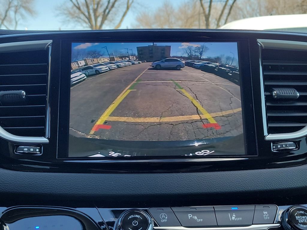 Certified 2024 Chrysler Pacifica Touring-L image 34