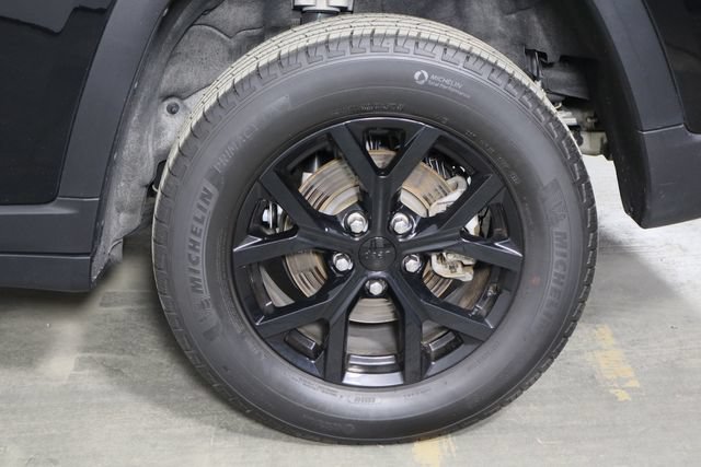 Used 2025 Jeep Grand Cherokee Altitude AWD/4WD image 37