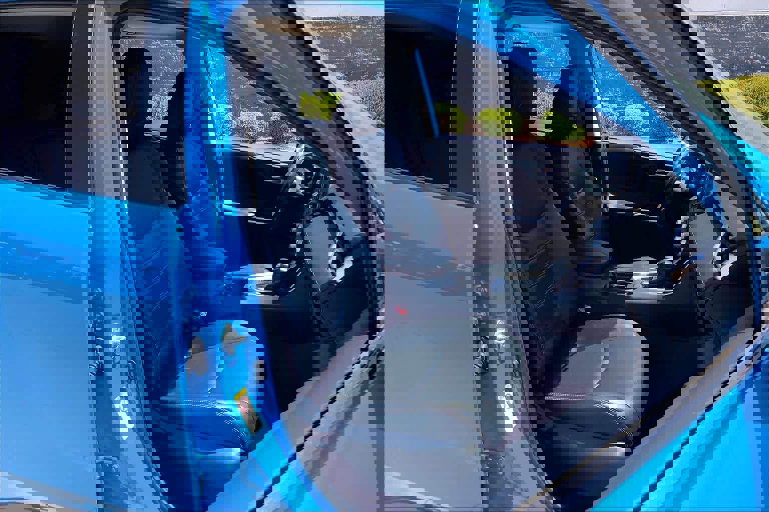 Used 2019 Toyota RAV4 XLE Premium image 9