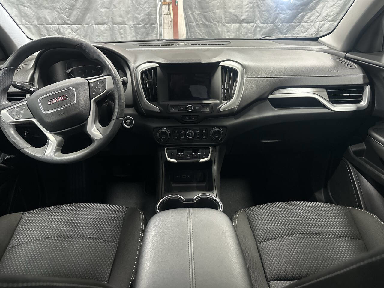 Used 2023 GMC Terrain SLE w/ Driver Convenience Package image 12