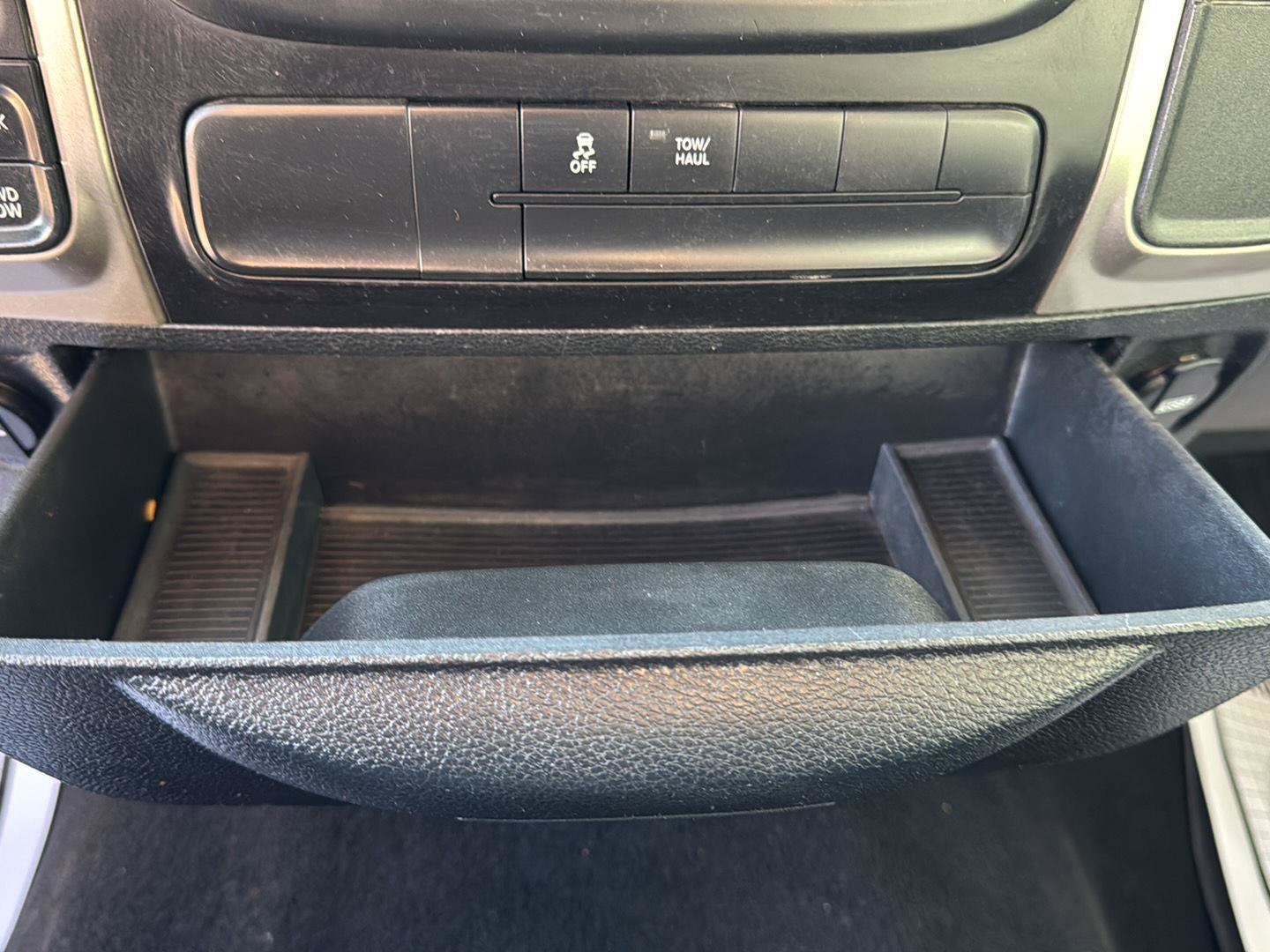 Used 2018 RAM 1500 Classic SLT AWD/4WD image 15