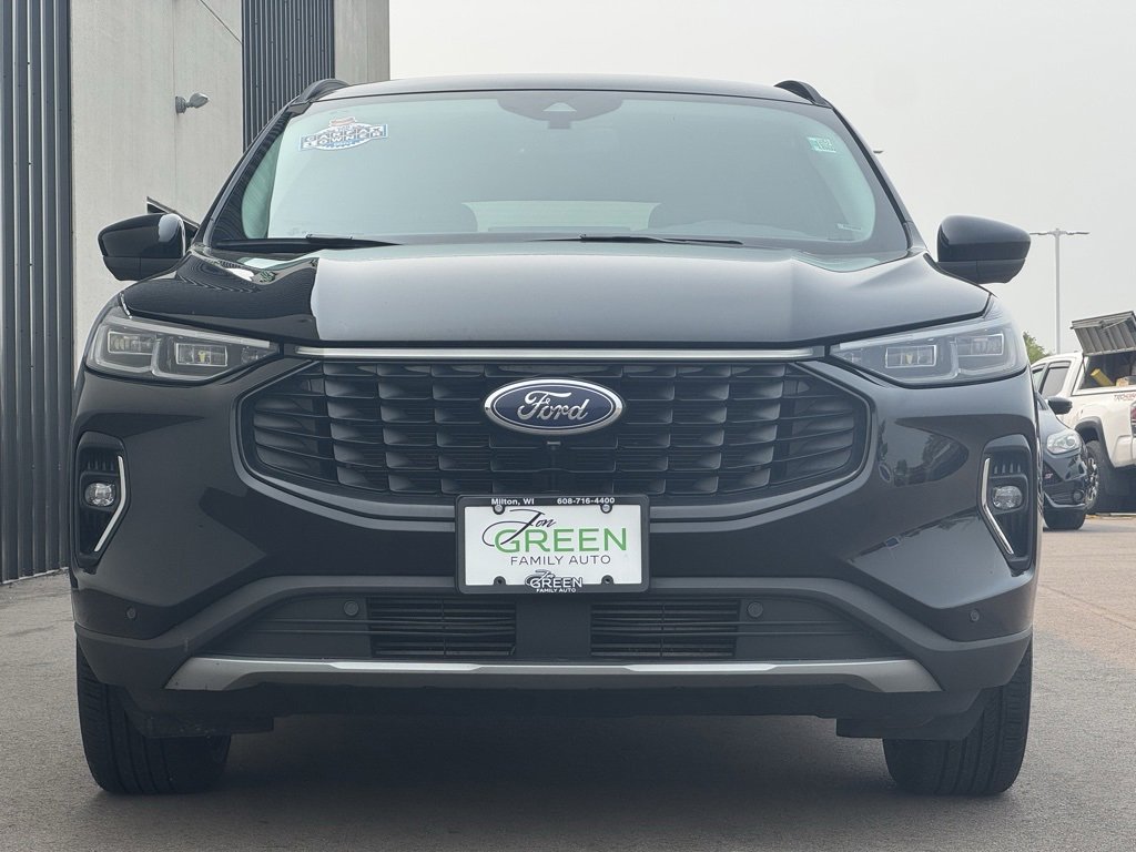Used 2023 Ford Escape Platinum image 6