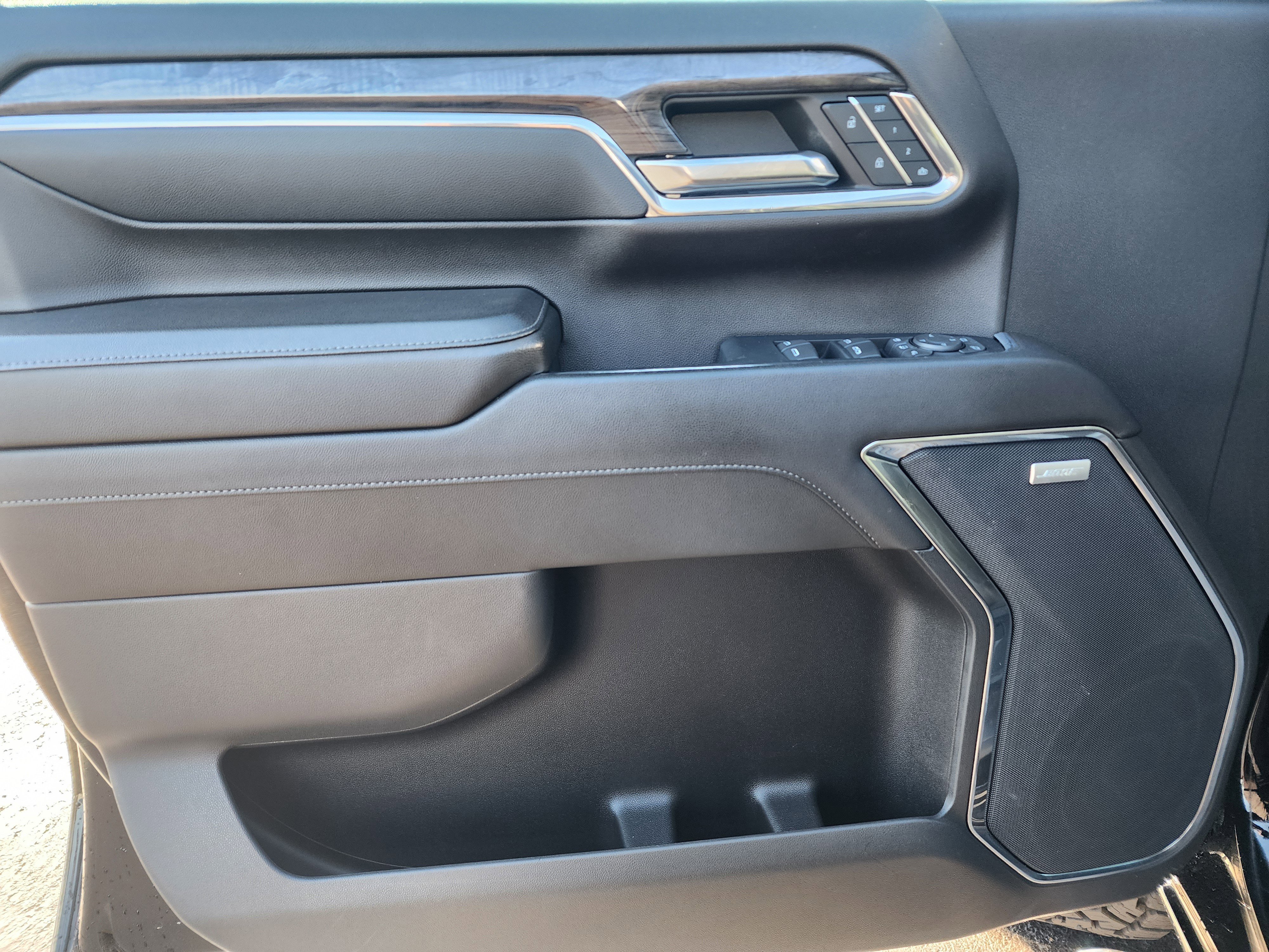 Used 2024 Chevrolet Silverado 2500 LTZ w/ LTZ Premium Package image 23