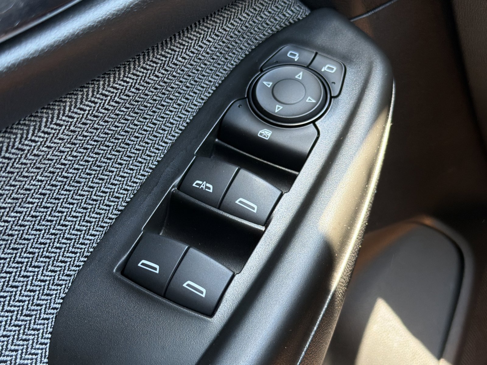 Used 2024 Chevrolet TrailBlazer LS w/ LS Convenience Package FWD image 18