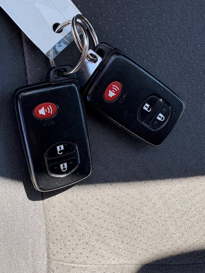 Used 2010 Toyota Prius Two FWD image 31