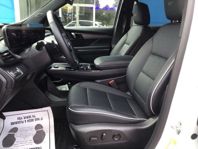 Used 2026 Buick Enclave Sport Touring FWD image 7