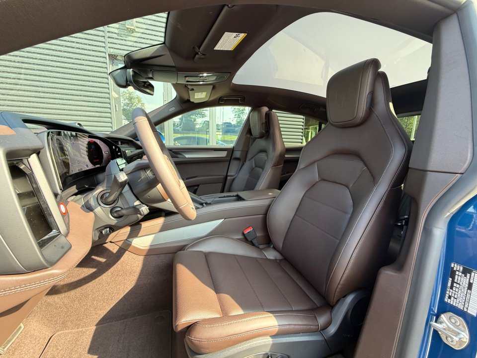 New 2026 Porsche Cayenne Electric Coupe AWD/4WD image 5