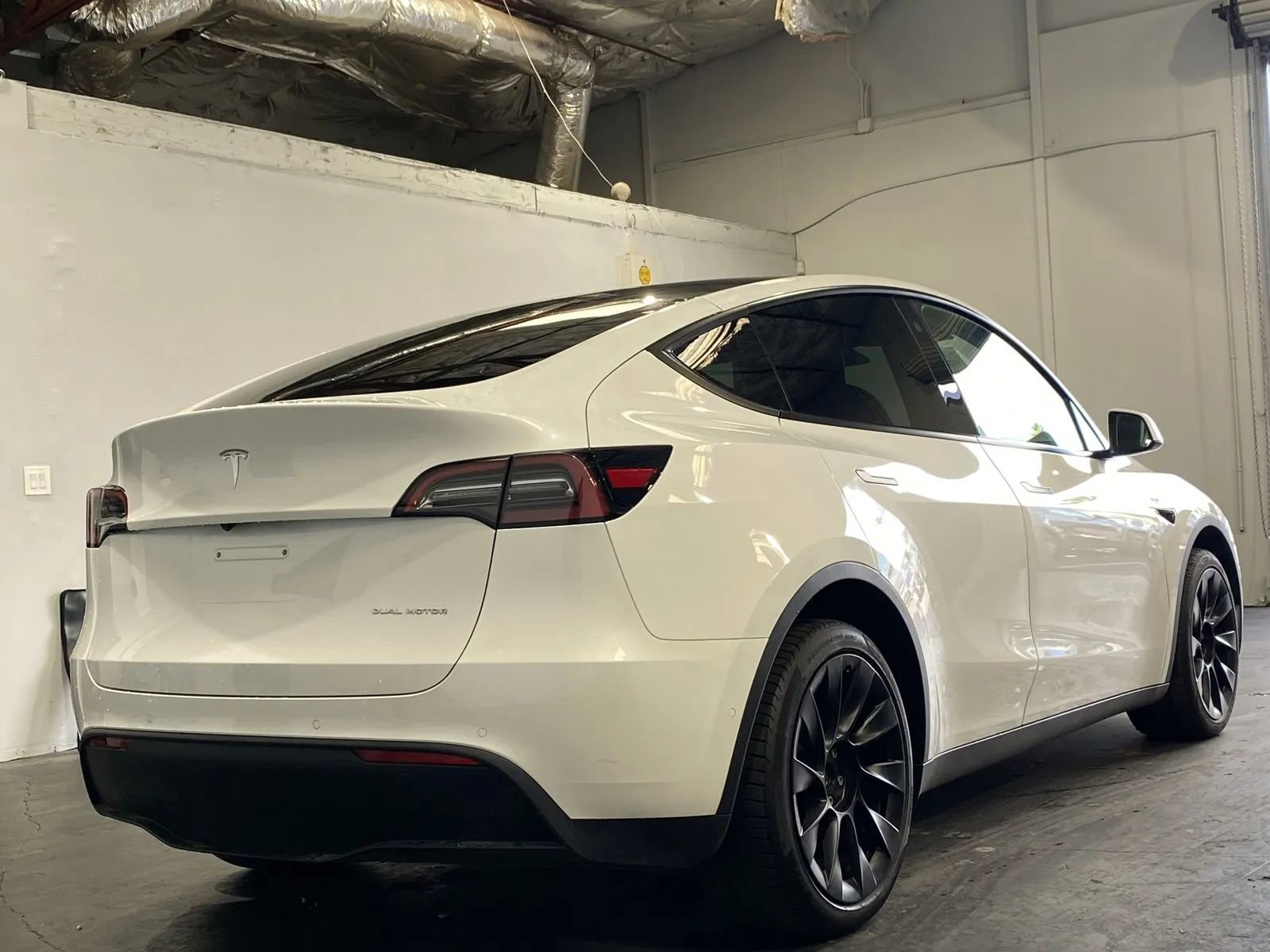 Used 2022 Tesla Model Y Long Range image 3