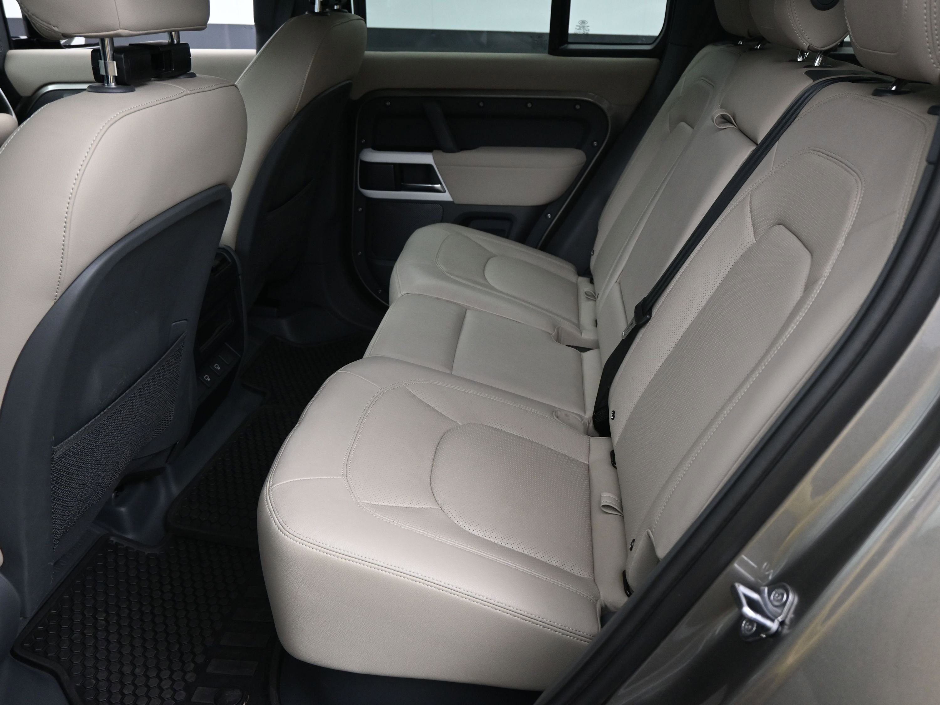 Certified 2023 Land Rover Defender 110 S image 6