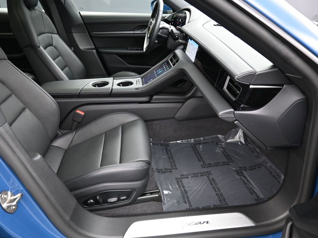 Used 2025 Porsche Taycan image 29