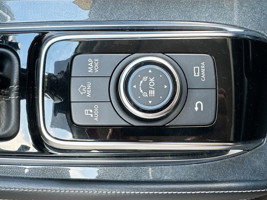 Used 2023 Nissan Armada SV RWD image 23