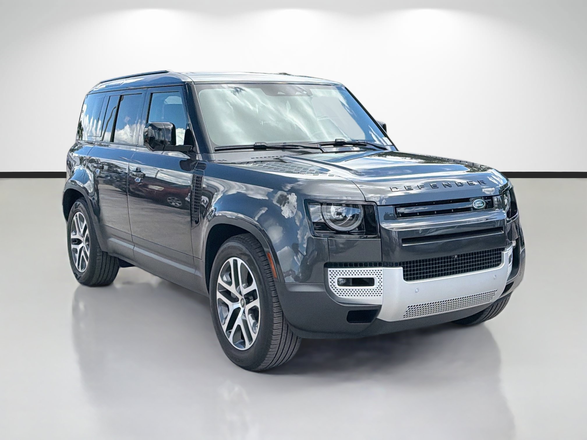 Used 2025 Land Rover Defender 110 S AWD/4WD image 7