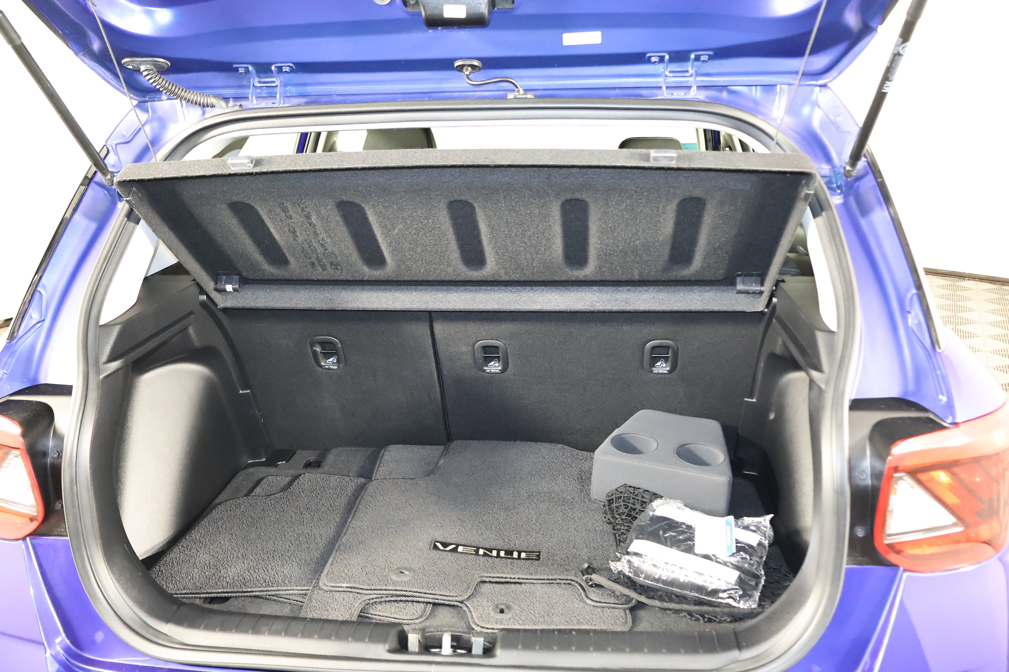 Used 2024 Hyundai Venue SEL image 49