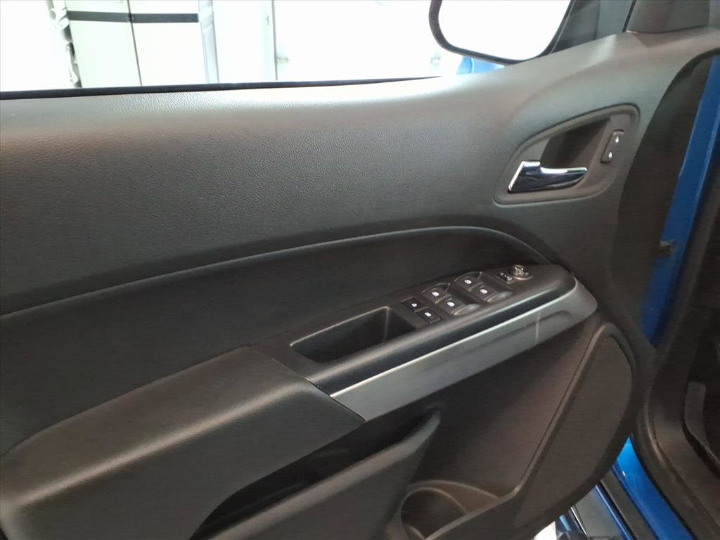 Used 2022 Chevrolet Colorado LT w/ LT Convenience Package image 12
