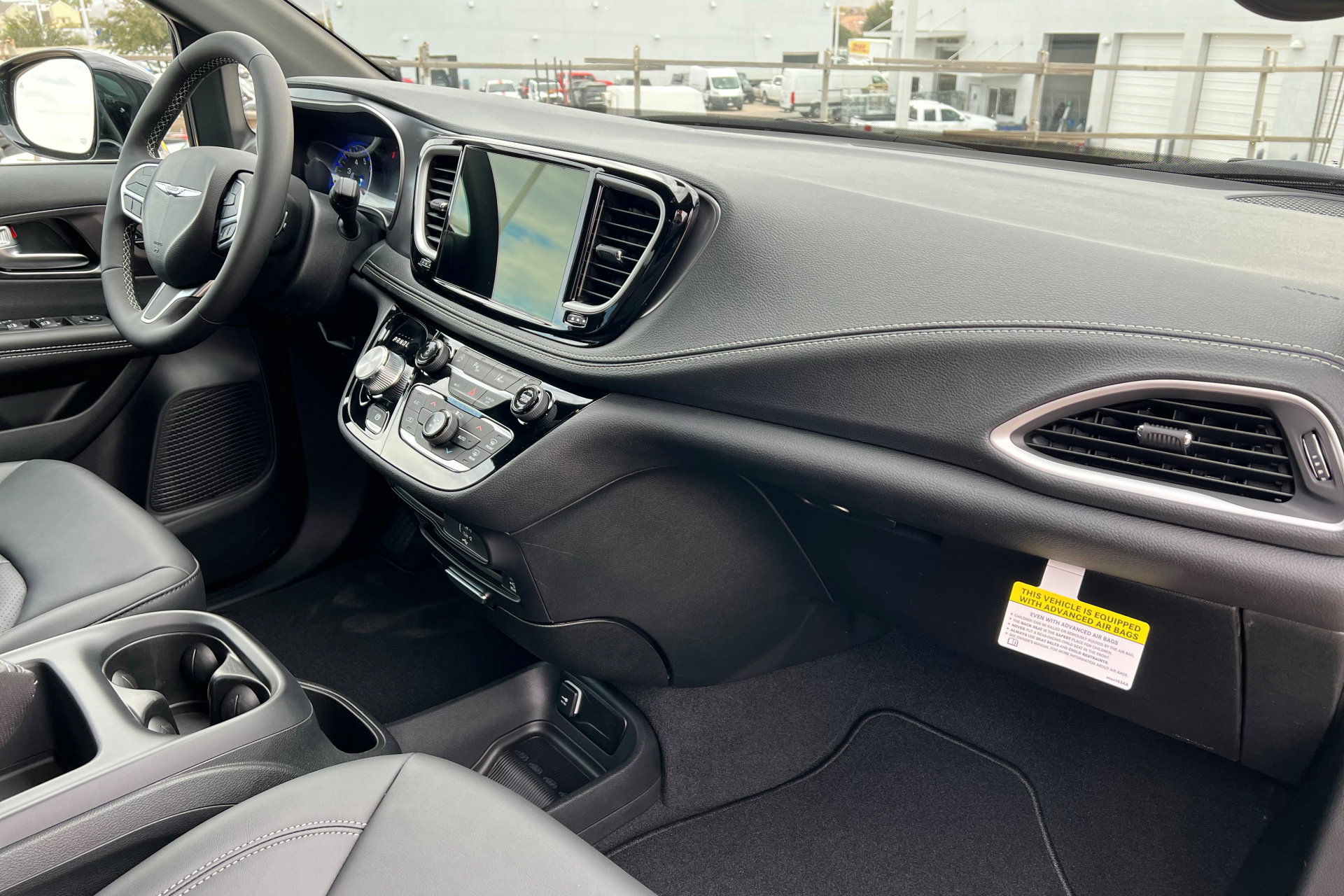 New 2026 Chrysler Pacifica Select FWD image 24