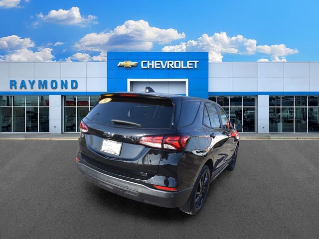 Used 2024 Chevrolet Equinox LS w/ LS Convenience Package AWD/4WD image 4