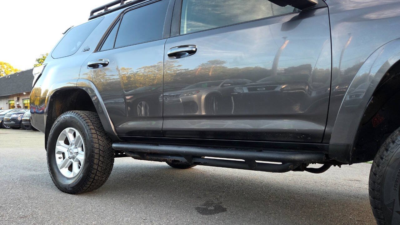 Used 2014 Toyota 4Runner SR5 AWD/4WD image 25