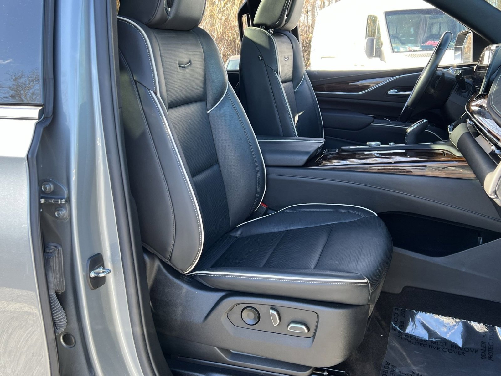 Used 2023 Cadillac Escalade ESV Premium Luxury image 27