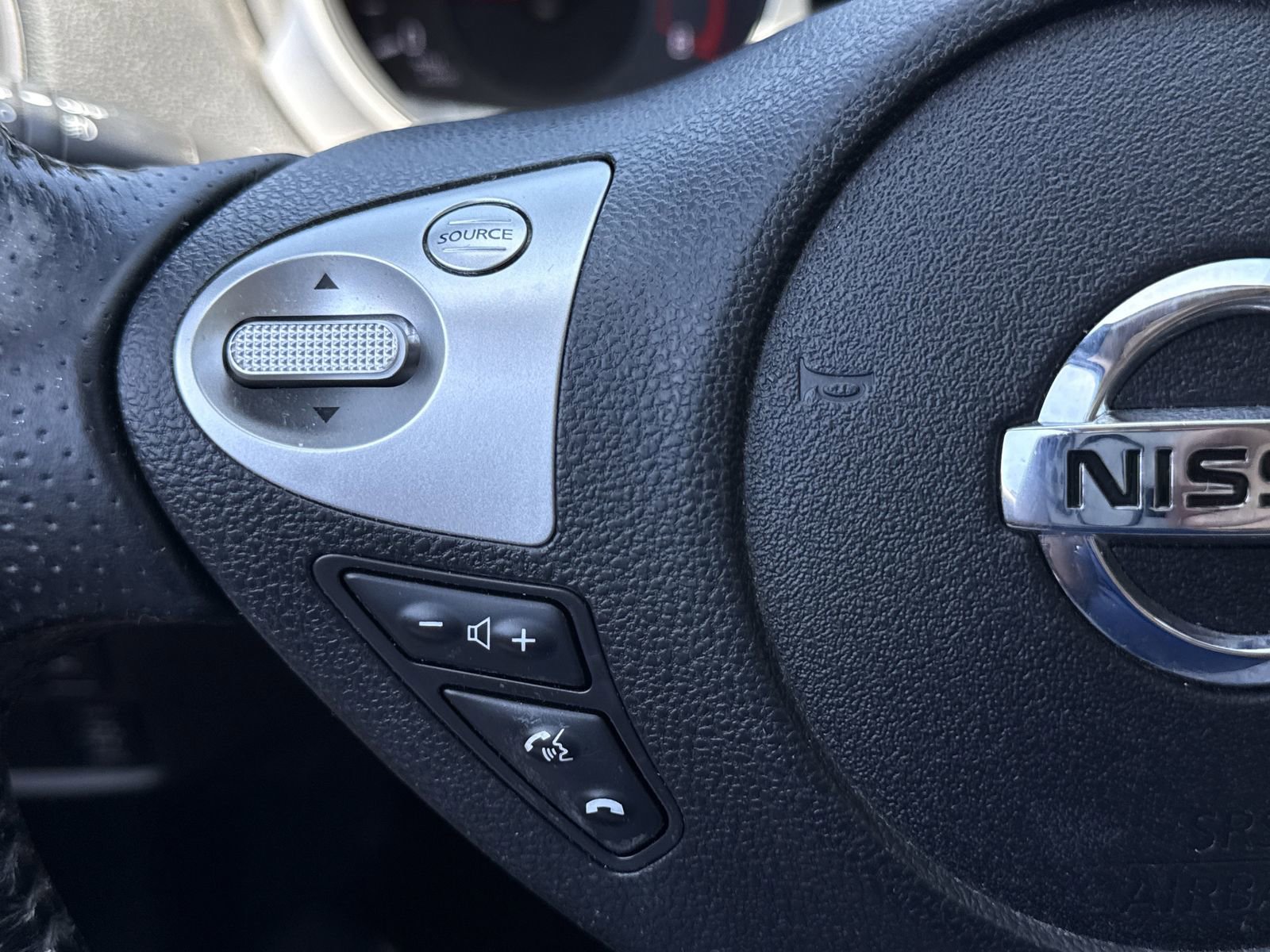 Used 2012 Nissan Juke SL AWD/4WD image 19