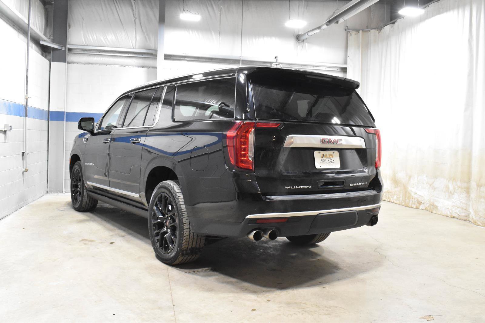 Used 2023 GMC Yukon XL Denali w/ Max Trailering Package image 30
