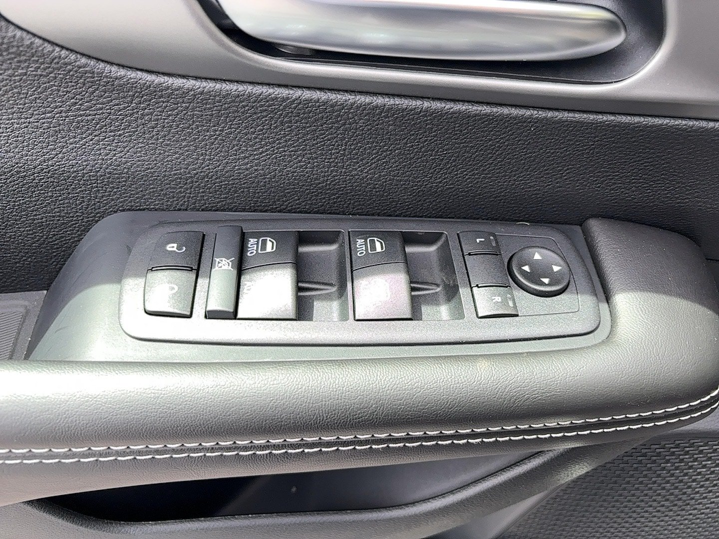 New 2027 Chrysler Pacifica LX FWD image 17