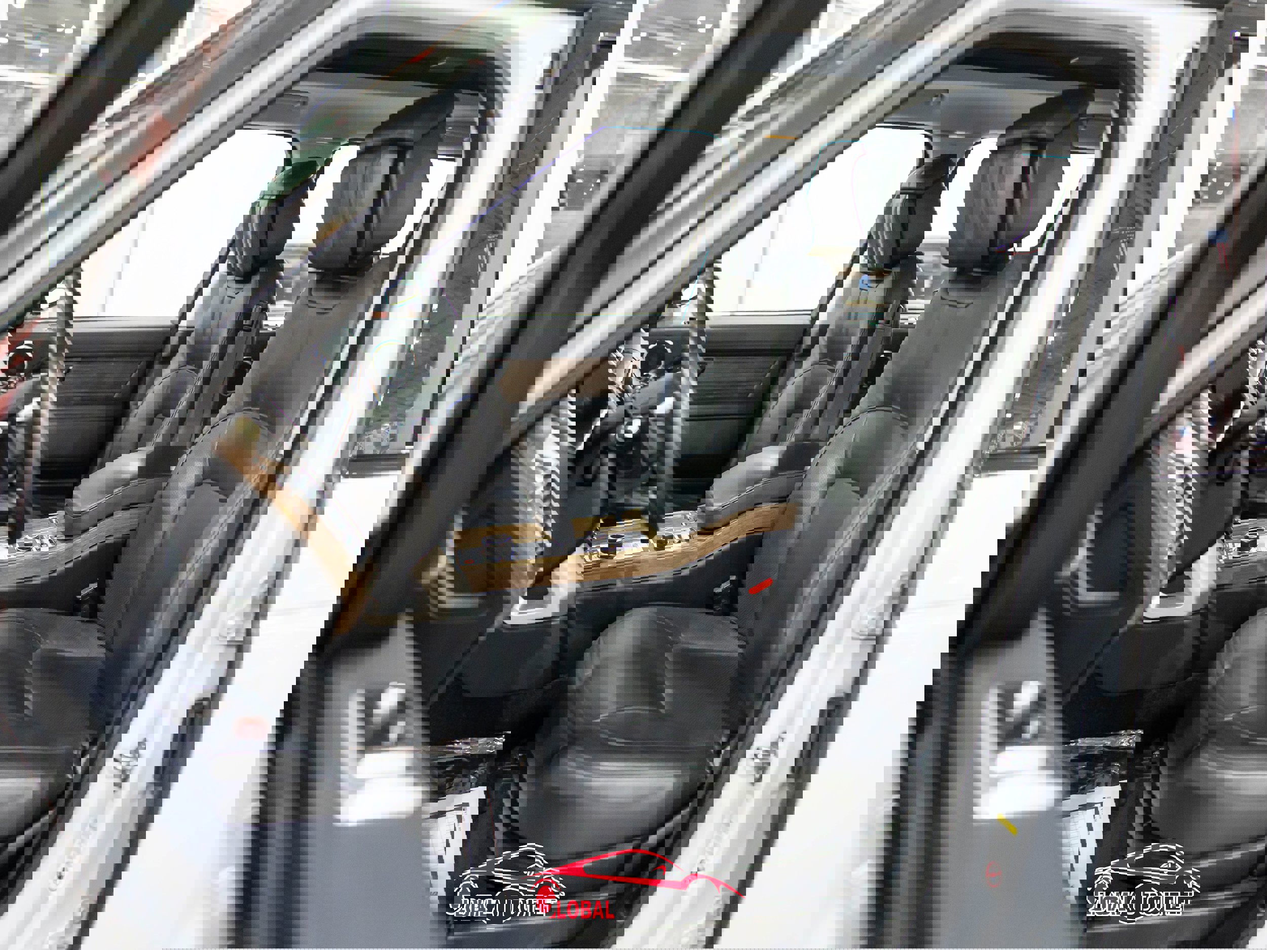 Used 2018 Land Rover Range Rover Long Wheelbase Supercharged image 16