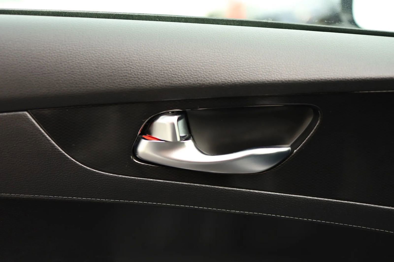 Used 2024 Kia Forte GT-Line w/ GT-Line Premium Package image 12