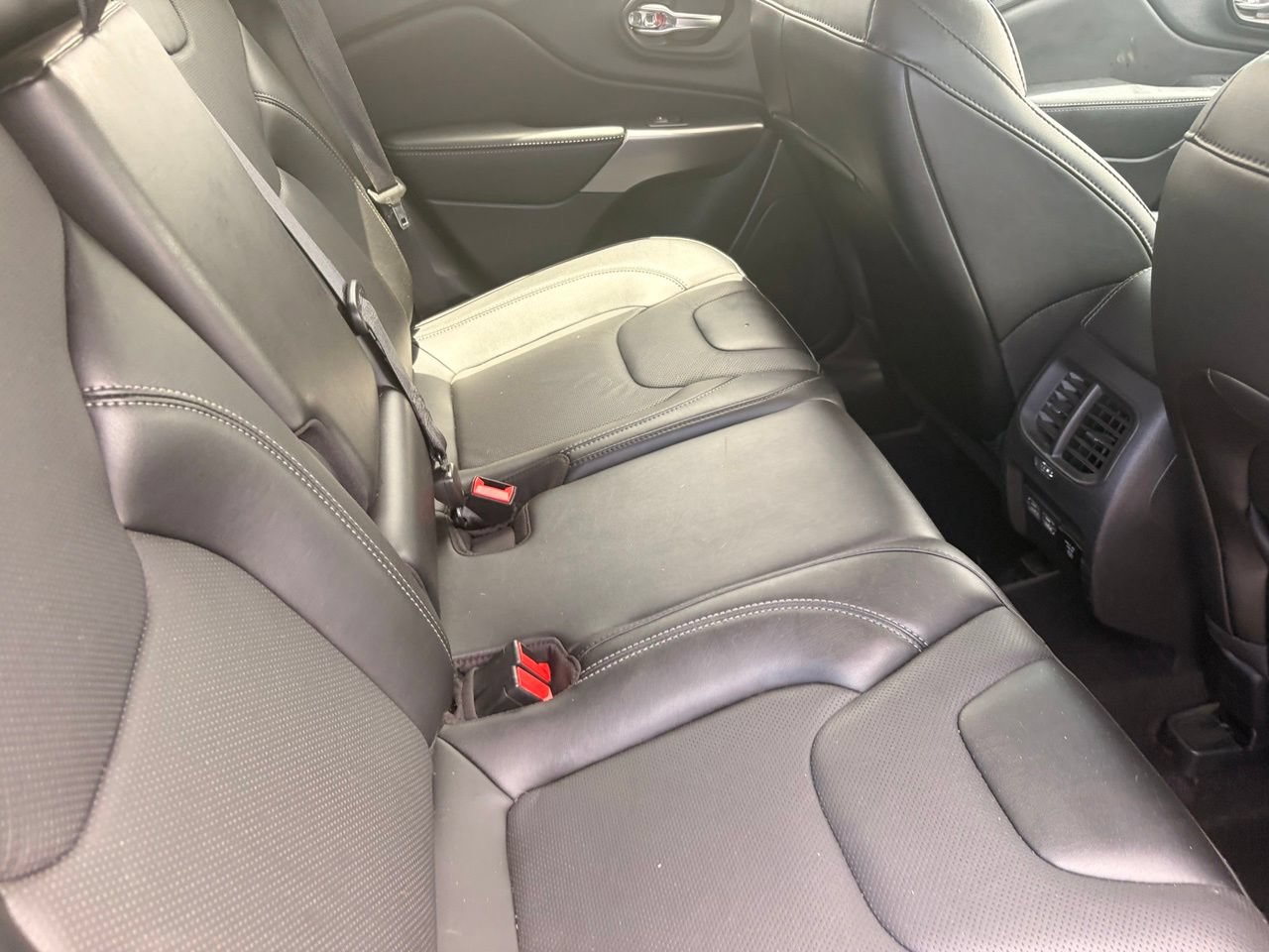 Used 2022 Jeep Cherokee Latitude Lux FWD image 14