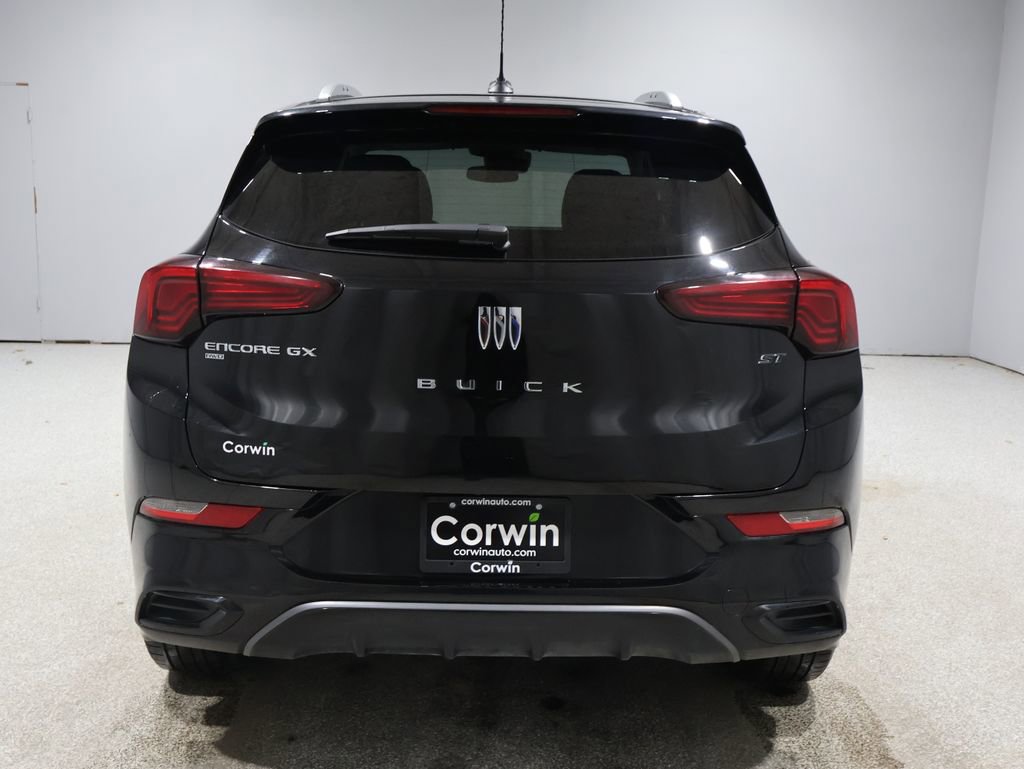 Used 2024 Buick Encore GX Sport Touring image 3