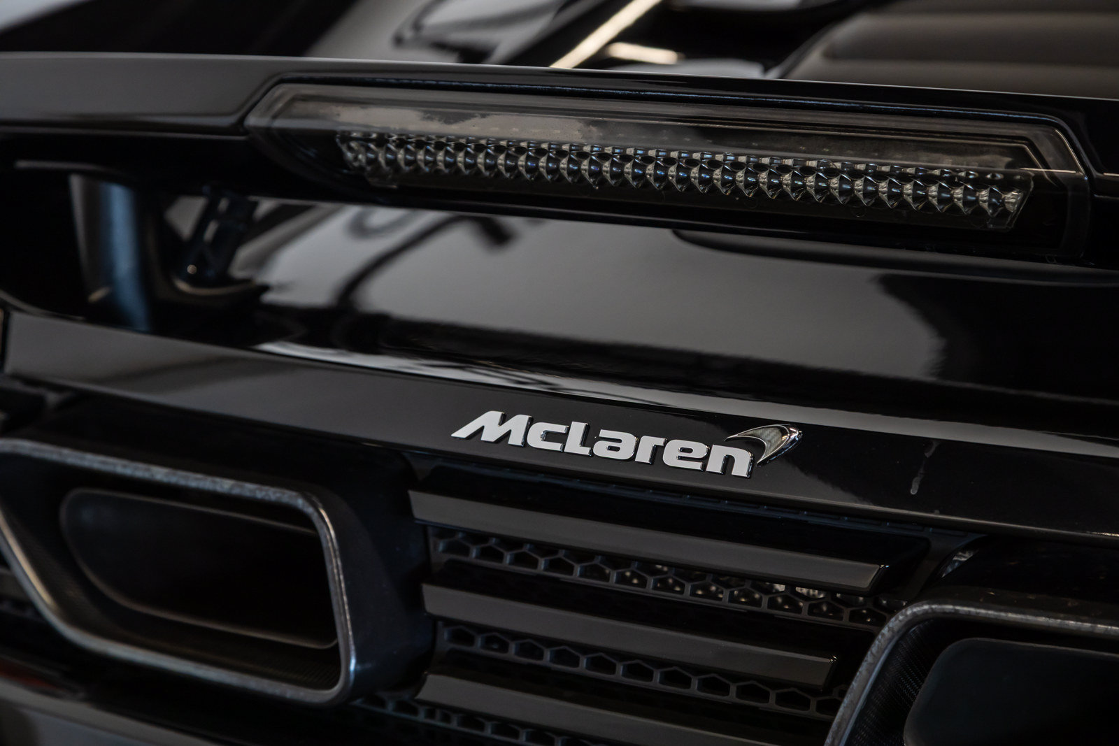 Used 2013 McLaren MP4-12C Spider RWD image 31