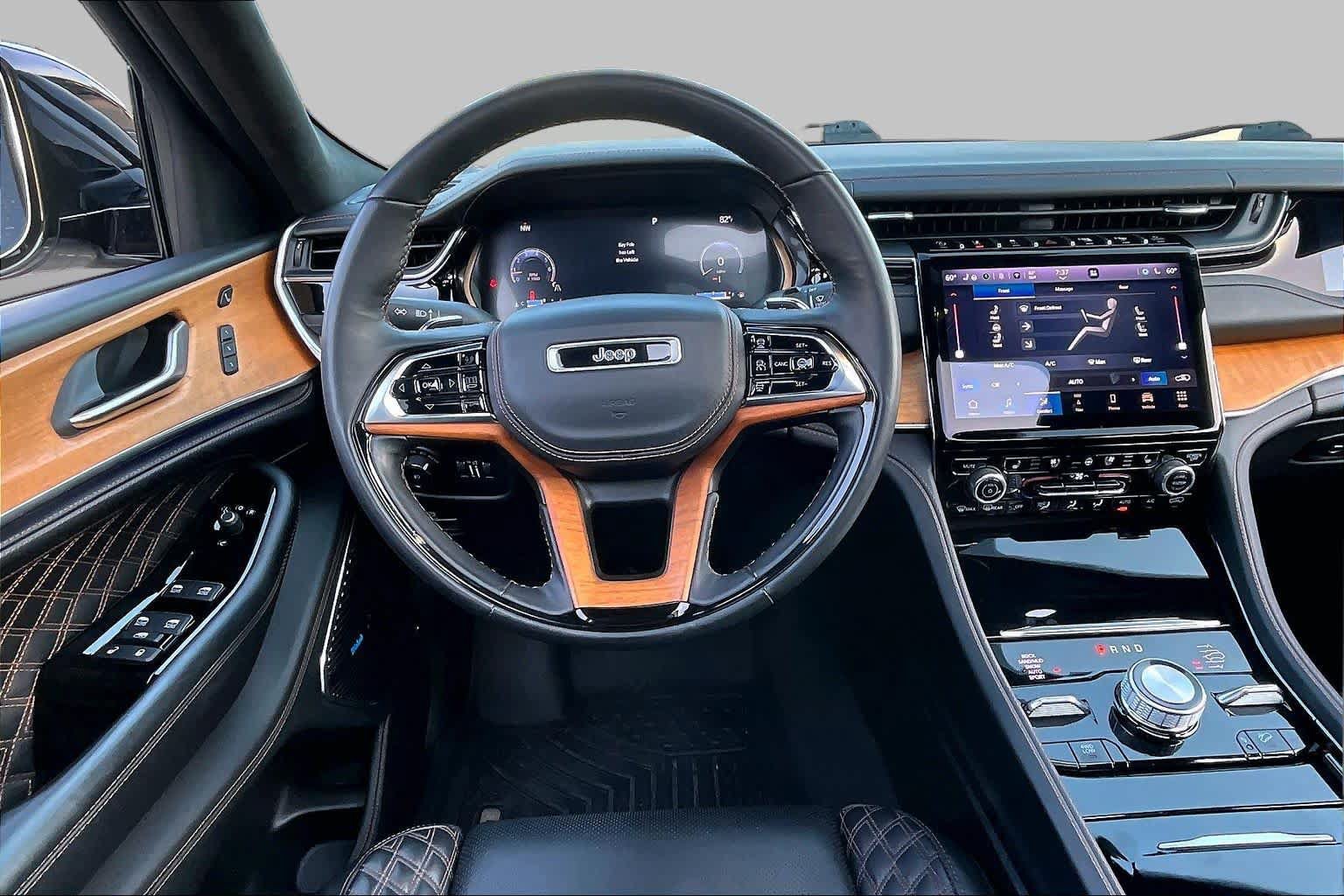 Used 2022 Jeep Grand Cherokee Summit AWD/4WD image 5
