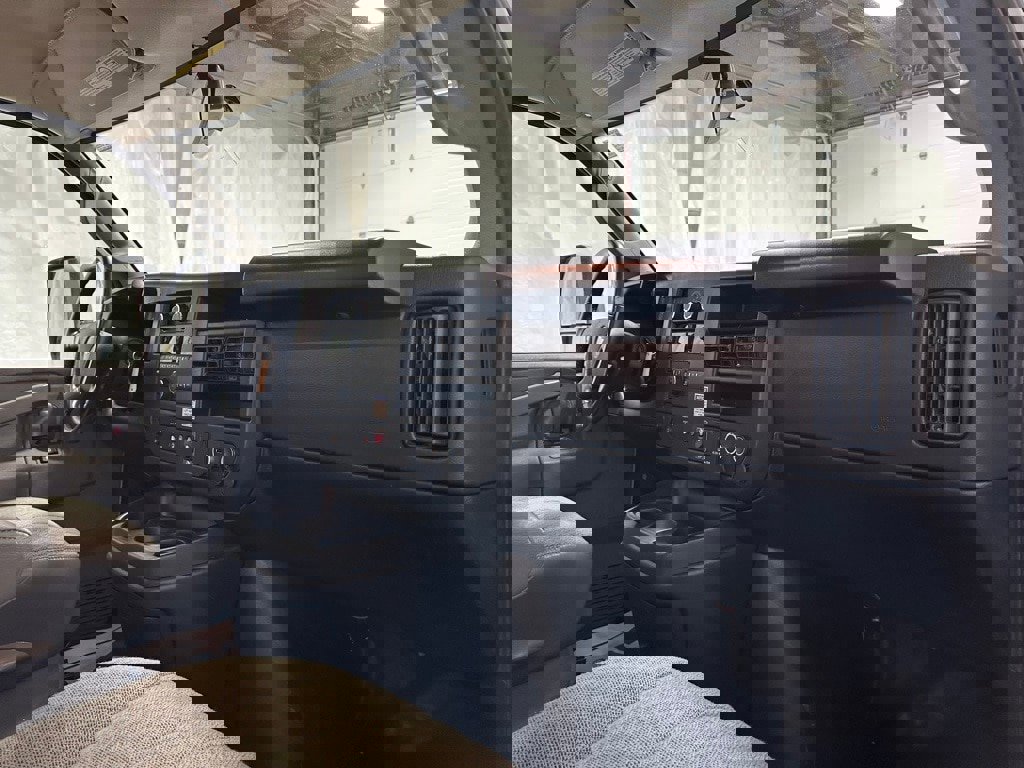 Used 2022 Chevrolet Express 3500 w/ Power Convenience Package image 43