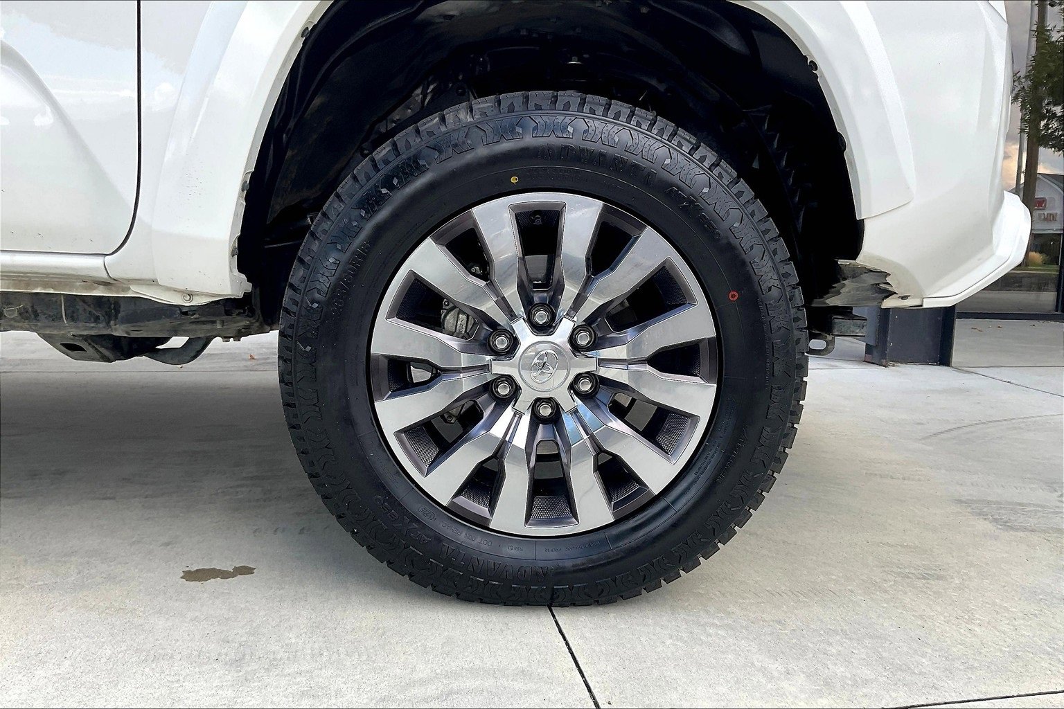 Used 2023 Toyota Tacoma Limited image 23