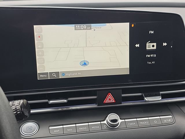 Used 2024 Hyundai Elantra SEL image 18