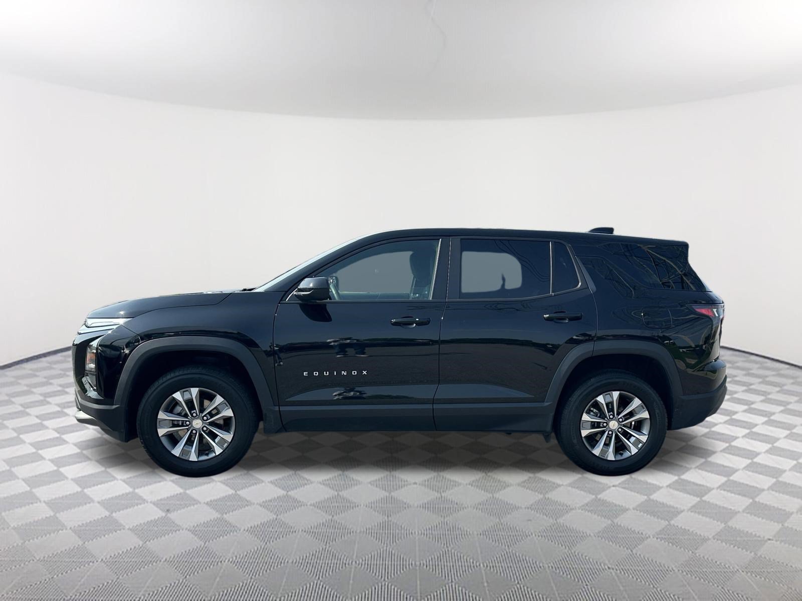 Used 2025 Chevrolet Equinox LT FWD image 8