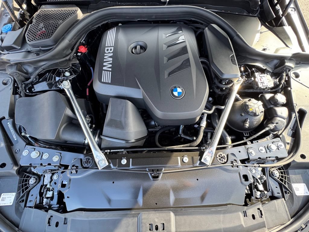 Used 2026 BMW 530i xDrive w/ M Sport Package AWD/4WD image 31